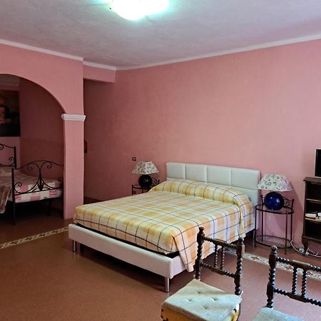 Luisa Rooms - Apartment In The Heart Of Вернацца Экстерьер фото